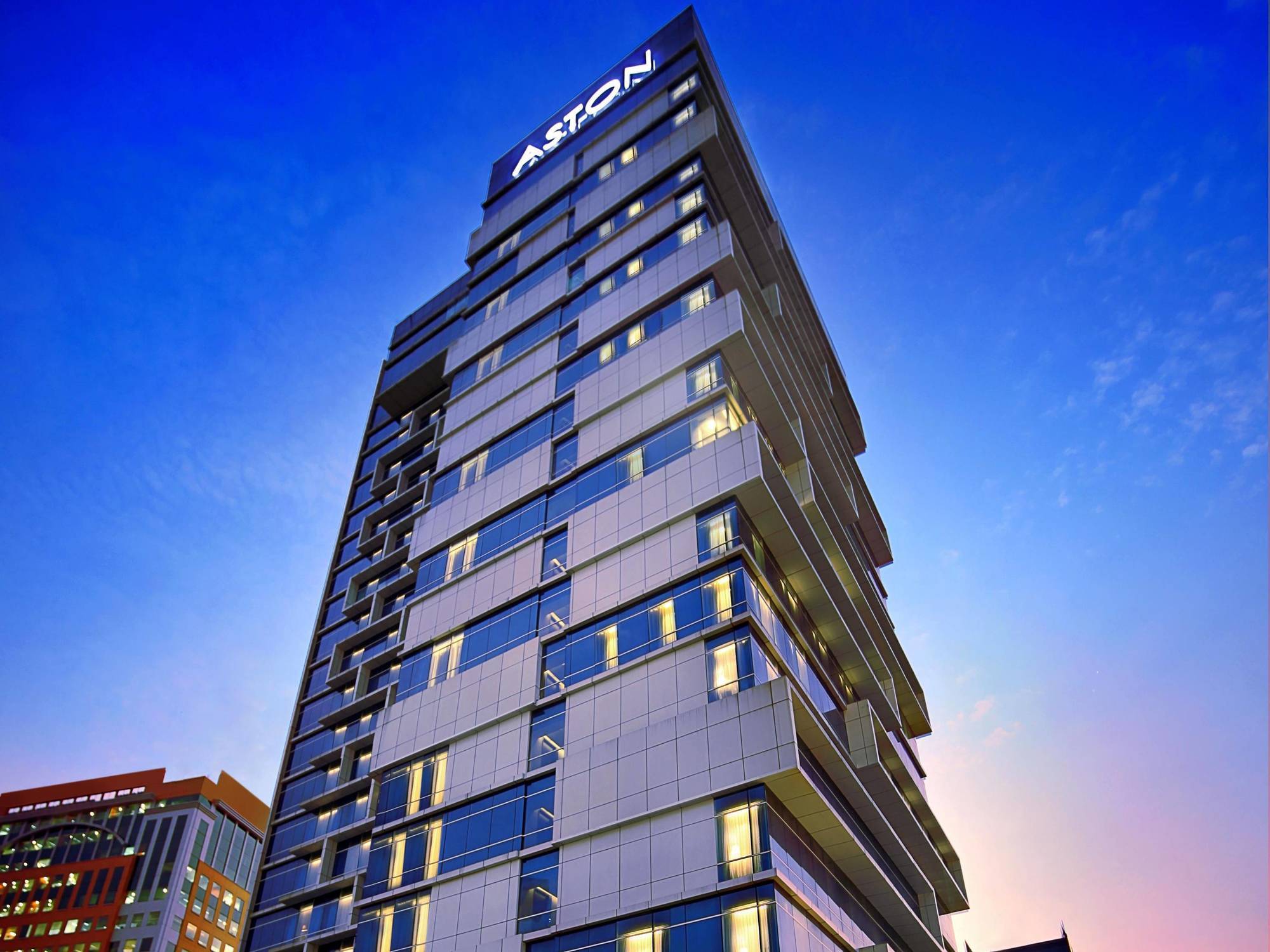 Aston Priority Simatupang Hotel And Conference Center Jakarta Kültér fotó